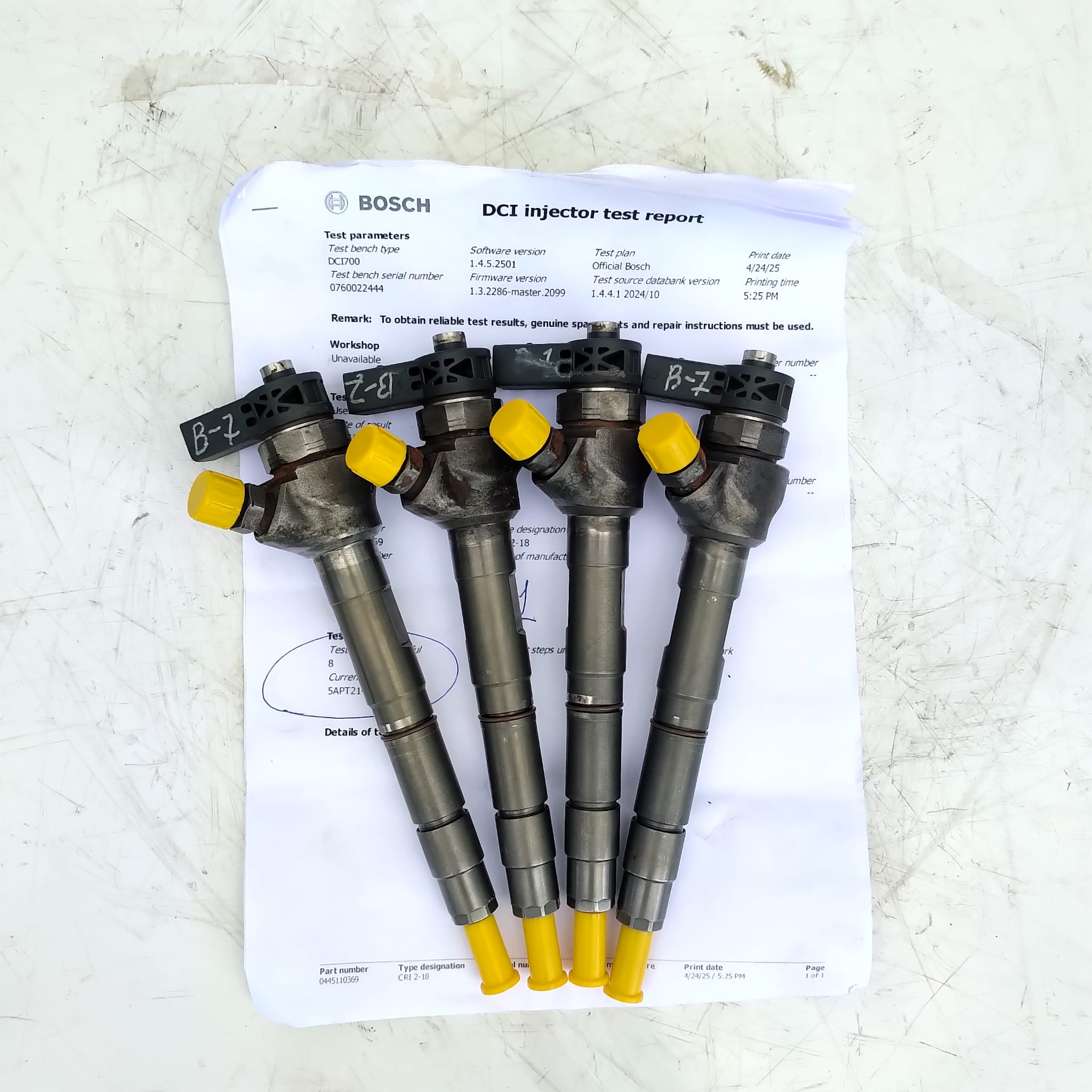set-injectoare-bosch-0445110369-2-0-tdi-capace-protectie.jpg Set 4 injectoare Bosch 0445110369 / 03L130277J – 2.0 TDI VW, Audi, Škoda, Seat – testate pe stand - imagine 1