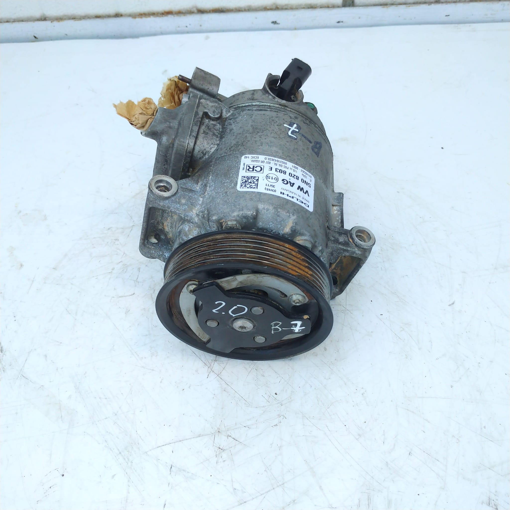 compresor-aer-conditionat-5n0820803e-vw-tiguan-golf-passat-oem.jpg