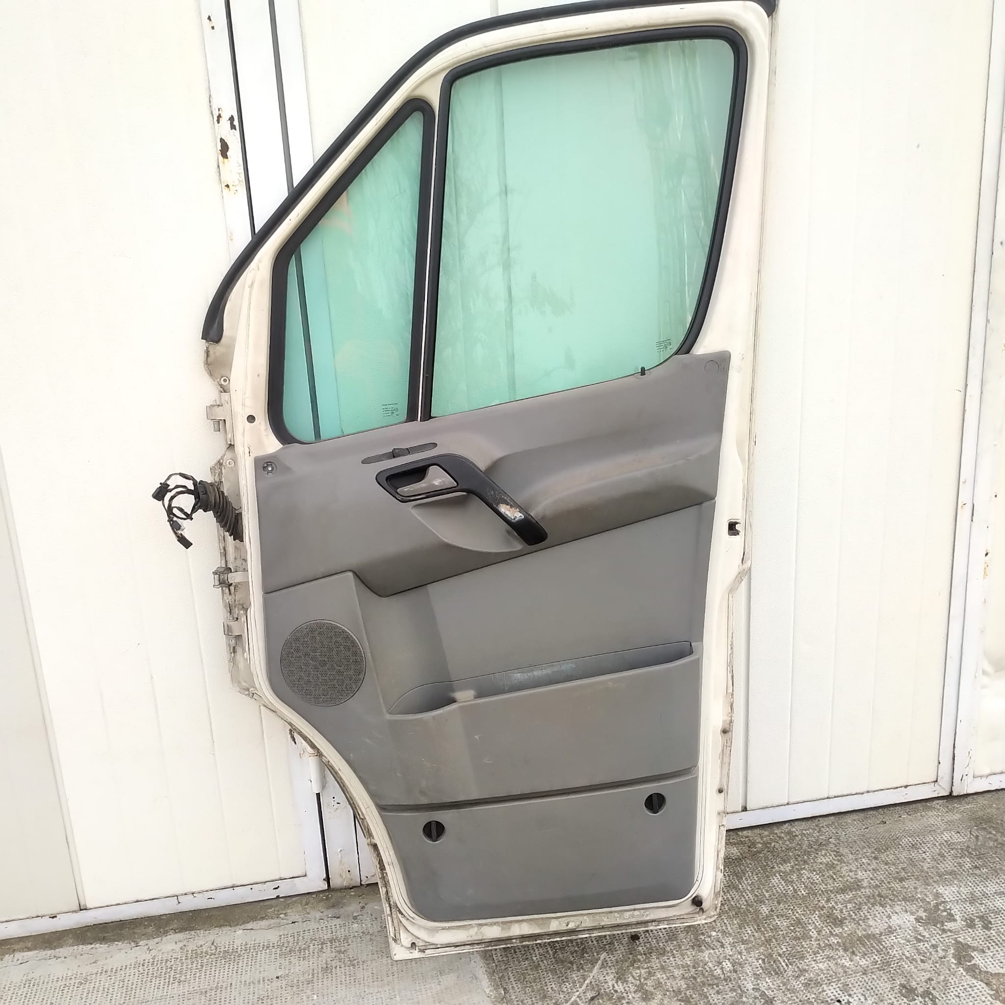 Ușă dreapta față Mercedes Sprinter W906 / VW Crafter (2006–2018), completă, albă